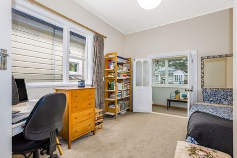 Photo of property in 107 Onepu Road, Lyall Bay, Wellington, 6022