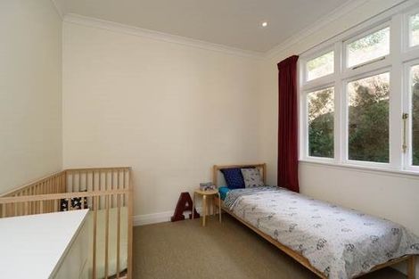 Photo of property in 94 Eden Street, Island Bay, Wellington, 6023