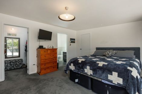 Photo of property in 11 Ranui Street, Waikawa, Picton, 7220