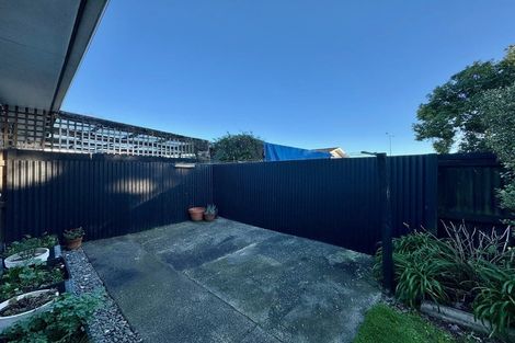 Photo of property in 2/15 Gloaming Place, Conifer Grove, Takanini, 2112