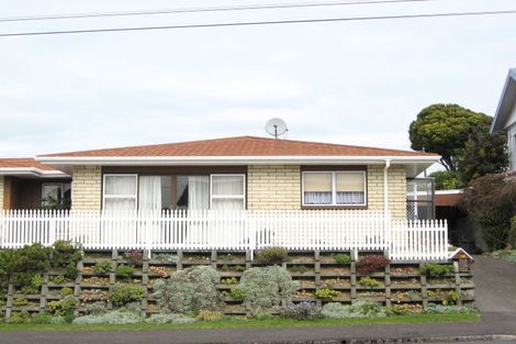 Photo of property in 15 Birdwood Avenue, Moturoa, New Plymouth, 4310