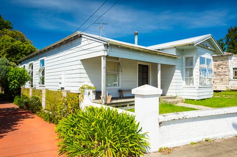 Photo of property in 184 Cobden Street, Gisborne, 4010