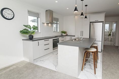 Photo of property in 28 Kawariki Road, Helensville, 0800