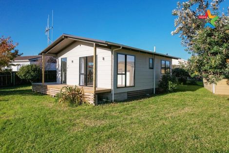 Photo of property in 42 Norfolk Crescent, Otaki Beach, Otaki, 5512