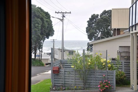 Photo of property in 15 Seaview Road, Waihi Beach, 3611