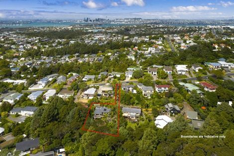 Photo of property in 20 Mcdowell Crescent, Hillcrest, Auckland, 0627