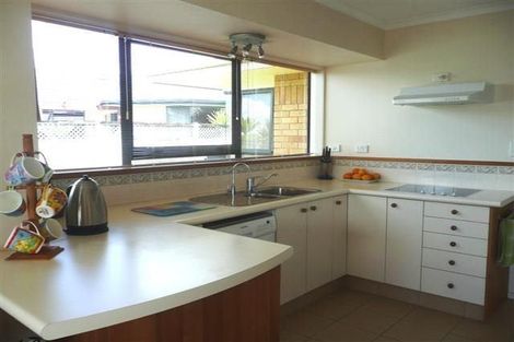 Photo of property in 17 Farringdon Avenue, Rototuna North, Hamilton, 3210