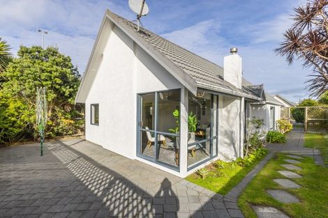 Photo of property in 22c Te Kupe Road, Paraparaumu Beach, Paraparaumu, 5032