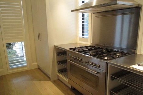 Photo of property in 5 Merivale Lane, Merivale, Christchurch, 8014