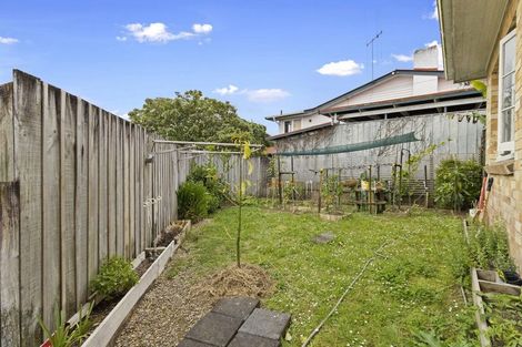 Photo of property in 17 Carey Street, Maeroa, Hamilton, 3200