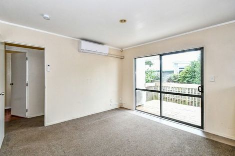 Photo of property in 60 Mckean Avenue, Manurewa, Auckland, 2102