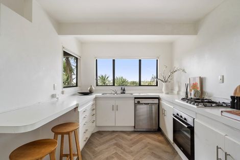 Photo of property in 1/21 Commodore Parry Road, Castor Bay, Auckland, 0620