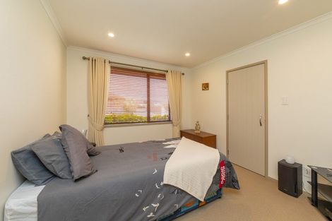 Photo of property in 48 Tennyson Avenue, Kelvin Grove, Palmerston North, 4414
