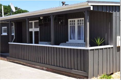 Photo of property in 619 Waitarere Beach Road, Waitarere Beach, Levin, 5510