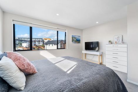 Photo of property in 16 Seafarer Crescent, Stanmore Bay, Whangaparaoa, 0932