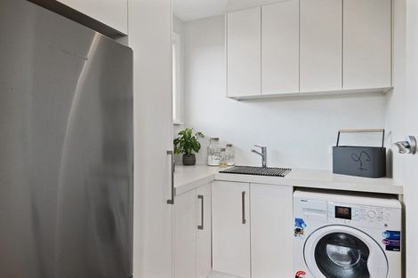 Photo of property in 10 Clipper Place, Redwood, Christchurch, 8051