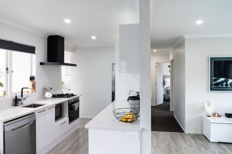 Photo of property in 1/18 Crosby Road, West Harbour, Auckland, 0618