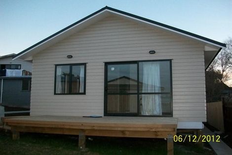 Photo of property in 5 Edwin Freeman Place, Ranui, Auckland, 0612