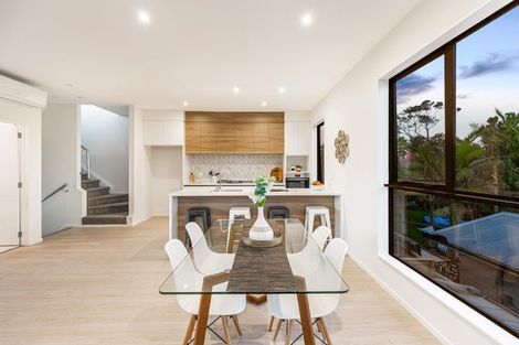 Photo of property in 16a Sheridan Drive, New Lynn, Auckland, 0600