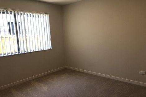 Photo of property in 1 Te Aramanu Crescent, Papakura, 2110