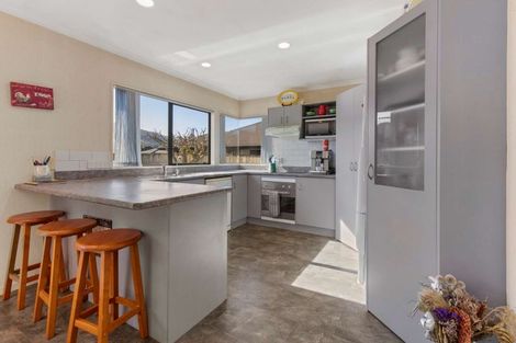 Photo of property in 5 Hoyte Place, Pukehangi, Rotorua, 3015