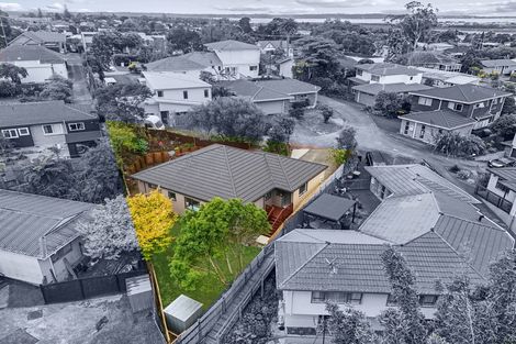 Photo of property in 17c Tirimoana Road, Te Atatu South, Auckland, 0602