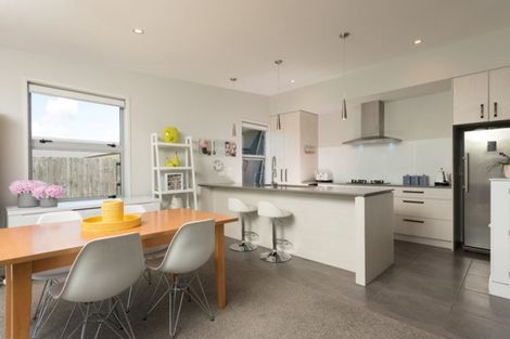 Photo of property in 5 Coutts Street, Papamoa Beach, Papamoa, 3118