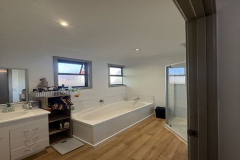 Photo of property in 47 Grove Road, Papakura, 2110