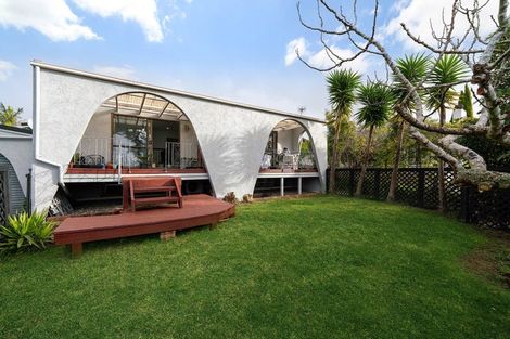 Photo of property in 8 Riverview Road, New Lynn, Auckland, 0600