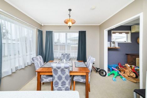 Photo of property in 12 Sinclair Avenue, Highbury, Palmerston North, 4412