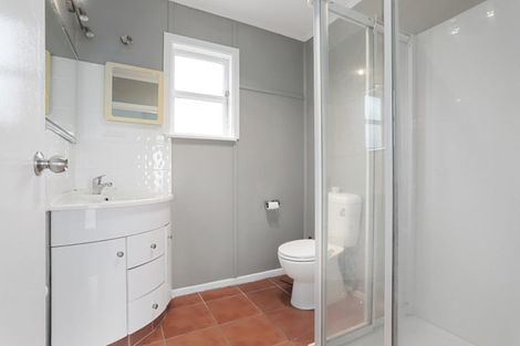 Photo of property in 21 Parrs Cross Road, Henderson, Auckland, 0612