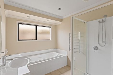 Photo of property in 3c Kinross Drive, Merrilands, New Plymouth, 4312