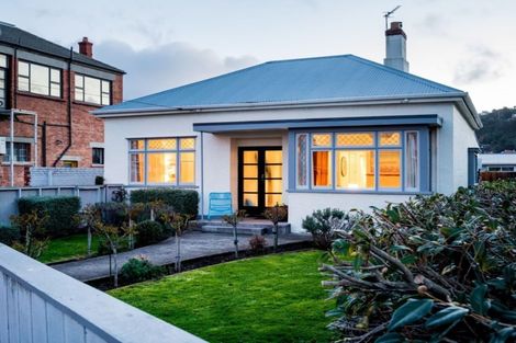 Photo of property in 94 Hargest Crescent, Saint Clair, Dunedin, 9012