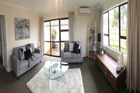 Photo of property in 12 Henry Curd Terrace, Pukekohe, 2120