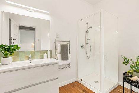 Photo of property in 56 Beach Haven Road, Beach Haven, Auckland, 0626