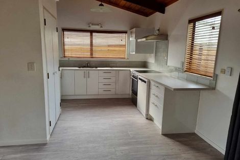 Photo of property in 17 Lee Road, Hannahs Bay, Rotorua, 3010