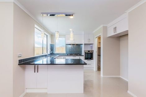 Photo of property in 18 Wellfield Drive, Papakura, 2110