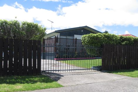 Photo of property in 13 Ferndown Avenue, Papatoetoe, Auckland, 2025