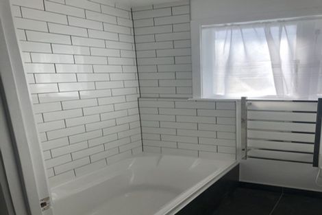 Photo of property in 11 Kotuku Street, Te Atatu Peninsula, Auckland, 0610