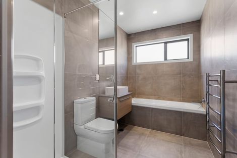 Photo of property in 32a Cadwil Drive, Beachlands, Auckland, 2018