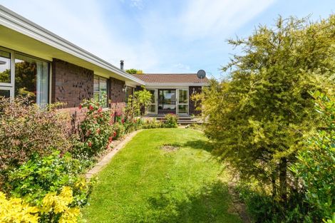 Photo of property in 32 Cedar Crescent, Feilding, 4702