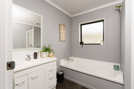 Photo of property in 48 Douglas Street, Allanton, Mosgiel, 9092