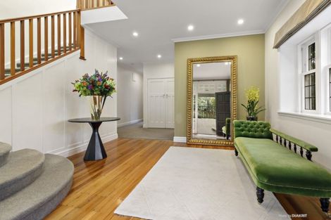 Photo of property in 121 Upland Road, Kelburn, Wellington, 6012