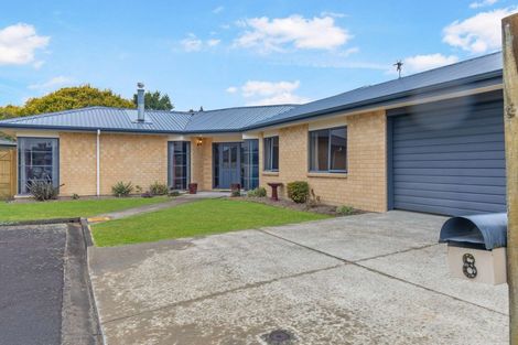 Photo of property in 8 Celtic Court, Roslyn, Palmerston North, 4414