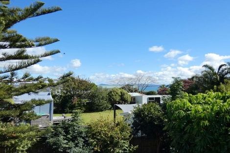 Photo of property in 2 Karoro Road, One Tree Point, 0118