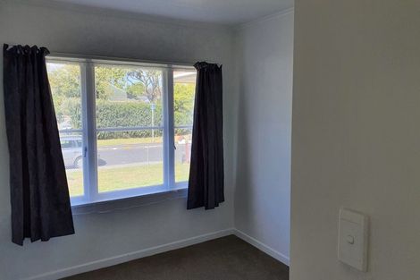 Photo of property in 14 Te Kanawa Crescent, Henderson, Auckland, 0610
