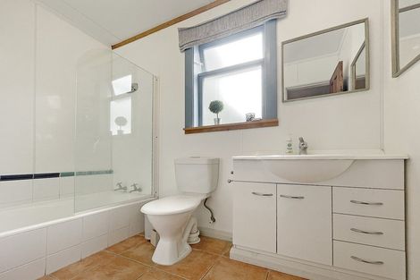 Photo of property in 8 Liffey Crescent, Island Bay, Wellington, 6023