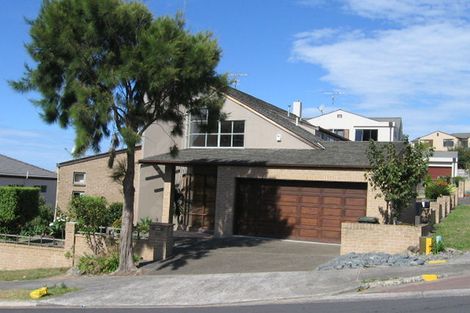 Photo of property in 60 Penguin Drive, Murrays Bay, Auckland, 0630