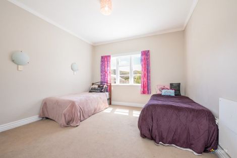 Photo of property in 123 Upper Fitzherbert Road, Wainuiomata, 5373