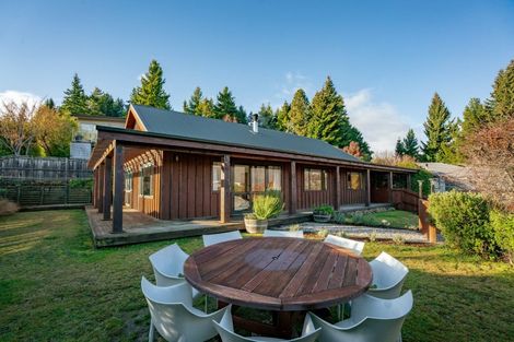 Photo of property in 5 Trevathan Lane, Wanaka, 9305